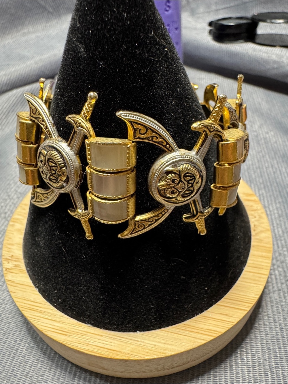 Vintage Source Unknown Gold and Cream Decorative Link Bracelet